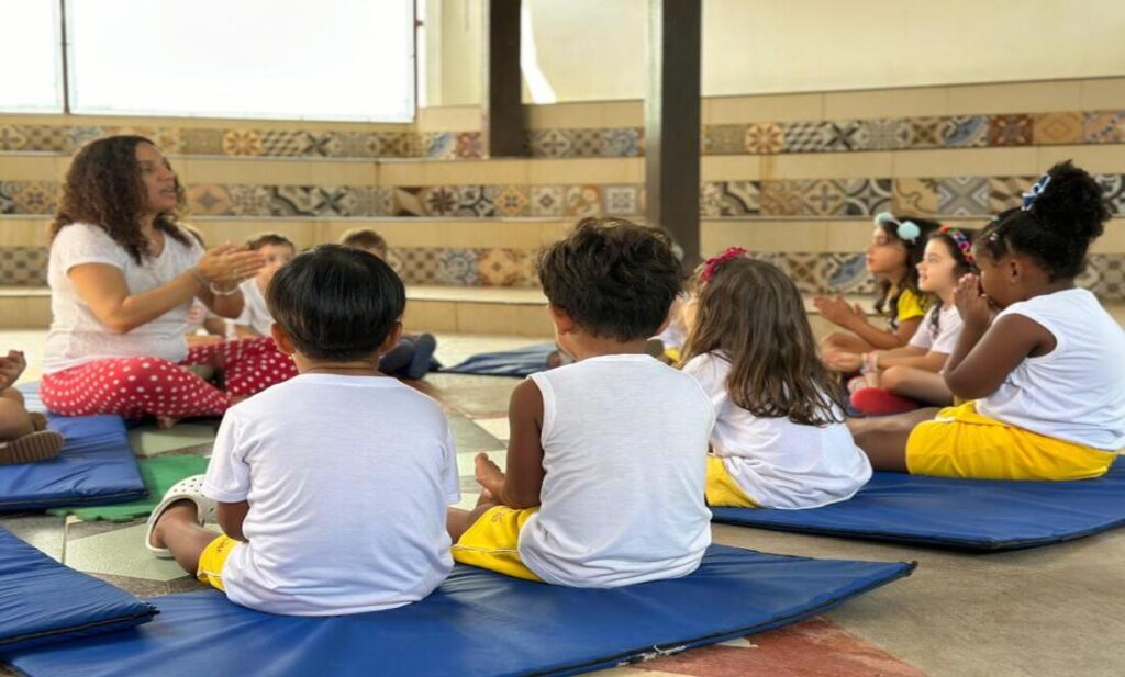 Corpo e mente em harmonia: a importância da yoga na infância